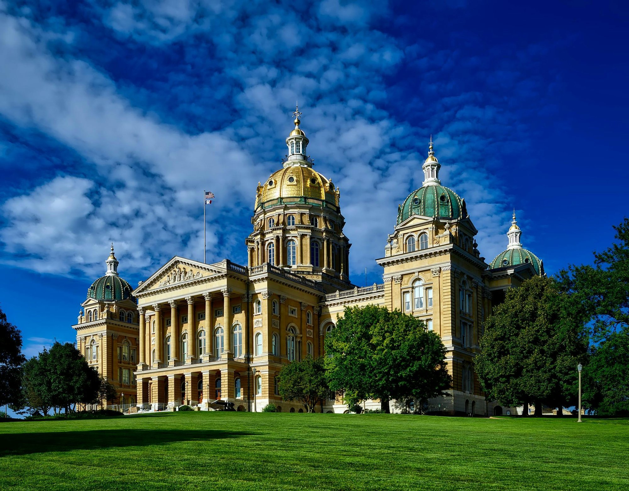 des moines iowa building