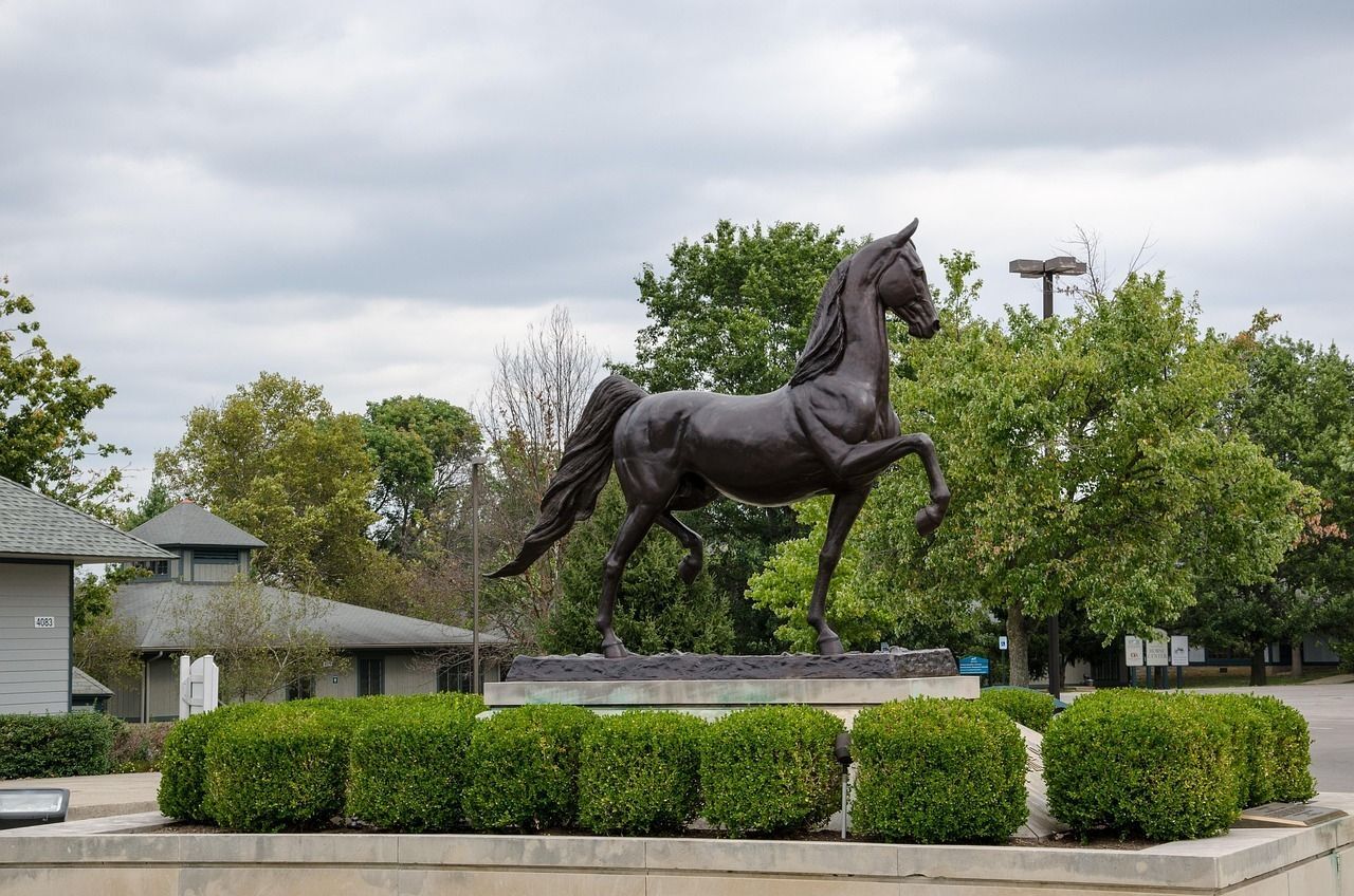 horse sculpture in lexington kentucky