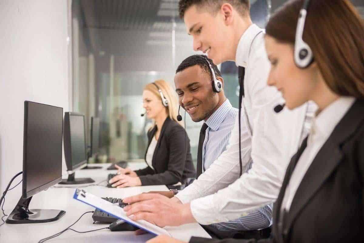 Virtual Receptionists: Elevating Customer Service with Remote Assistance